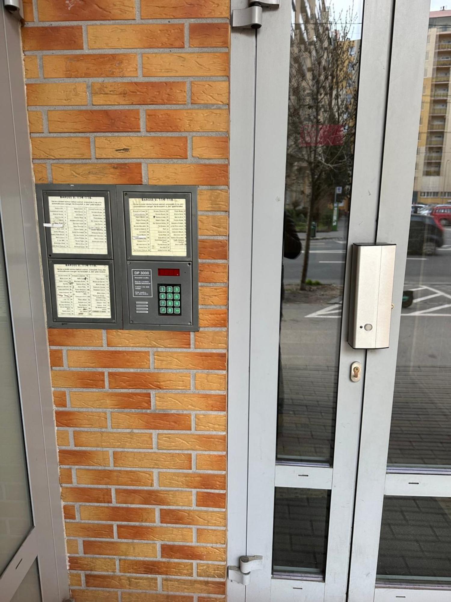 Cozy Apartment In District 8 Budapesta Exterior foto