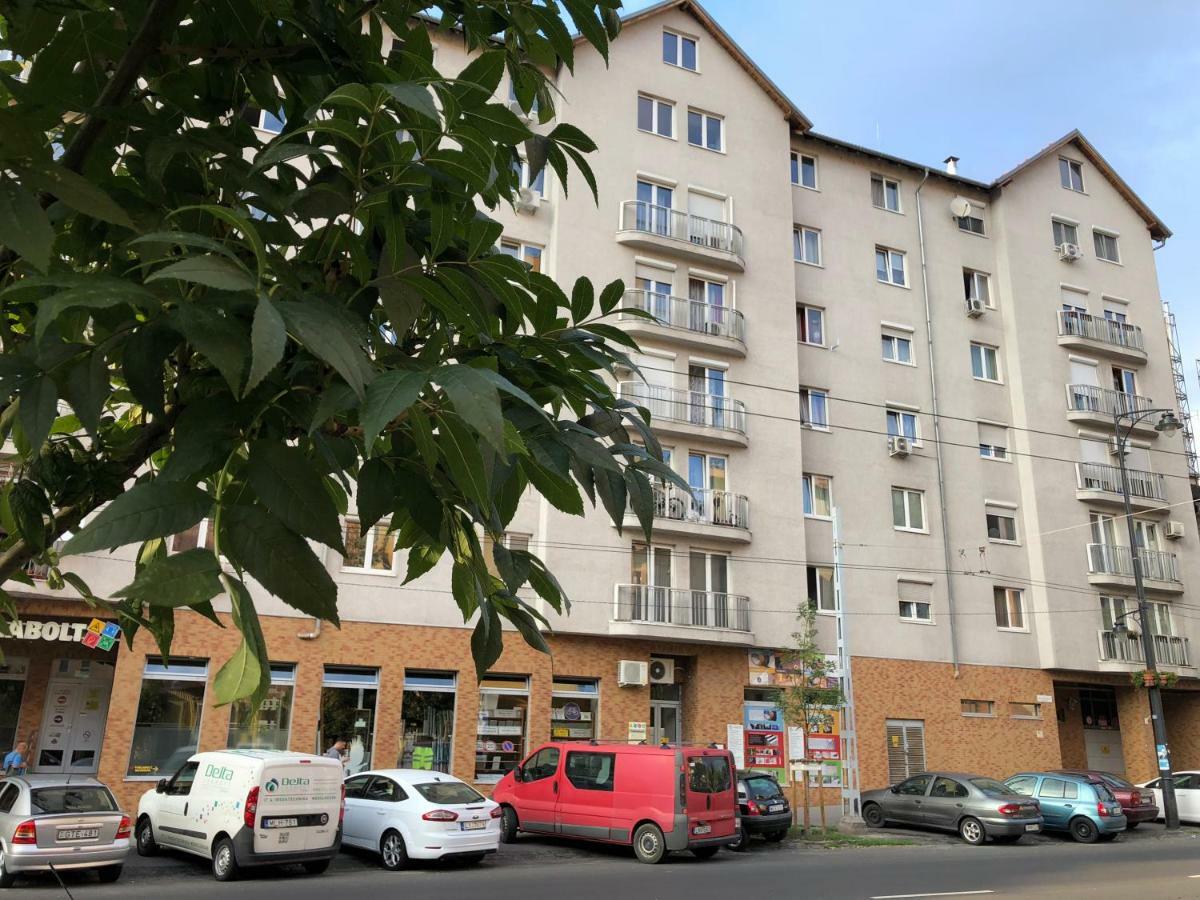 Cozy Apartment In District 8 Budapesta Exterior foto